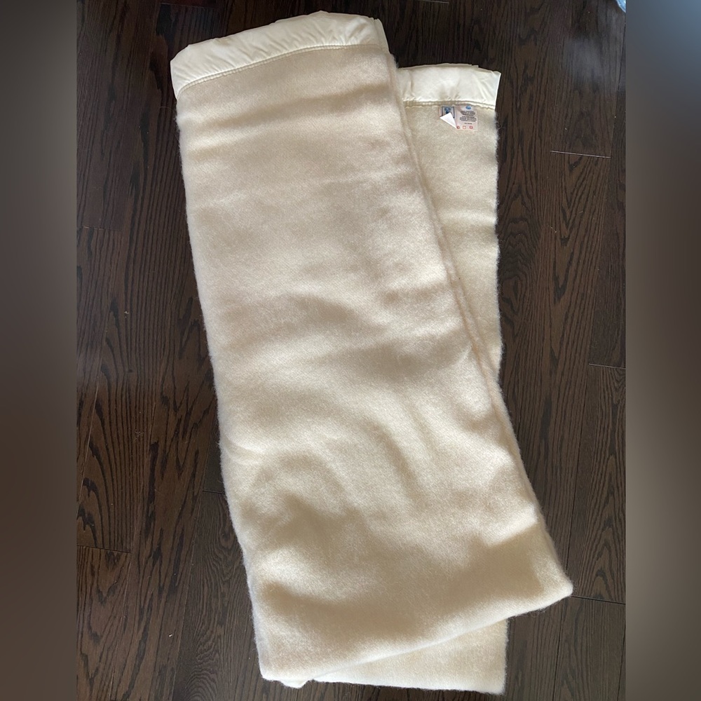 Vintage Kenwood Ramcrest Pure Virgin Wool Blanket